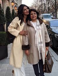 Priyanka Chopra Chilling With Her Mom In Paris Proves That They Are The Coolest Mother Daughter Duo Ever Hungryboo Priyanka Chopra Bollywood Celebrities Chopra