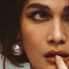 Bea'nin yeni görünümü : r/ChikaPH