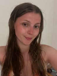 That's the last time we let Abbey Sweeney suggest “a few chill drinks”  🫶🏼☀️