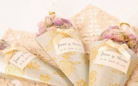 Petalos Y Arroz Wedding Flower Art Flowers