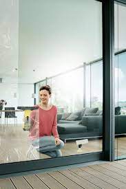 fenster putzen ganz ohne streifen fenster putzen fenstersauger fensterreinigung