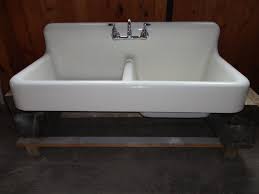 cast iron farmhouse sink