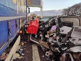 Ferito seriamente un ragazzo di 18 anni. Incidente Mortale In A22 Dopo Scontro Tra Camion E Furgone Trentino Aa S Ansa It