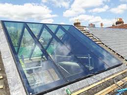 Structurally Glazed Dual Pitched Rooflight Dual Glazed Pitched Rooflight Structurally Structure Roo Toit En Verre Verriere Toiture Maisons Exterieures