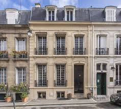 The rooms at hôtel particulier montmartre have air conditioning and a wardrobe. Hotel Particulier A Vendre A Paris Porte Dauphine Par Barnes 8 Pieces 253 M2