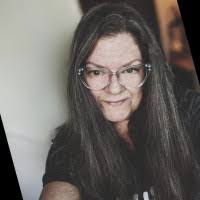 Leeann Dillon's Instagram, Twitter & Facebook