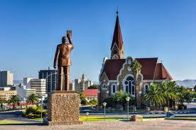 Wo ist namibia?namibia liegt in der südlichen region afrikas mit grenzen entlang des atlantischen ozeans dieser artikel gibt einen überblick über einige der bevölkerungsreichsten städte in namibia. Windhoek Namibias Vielfaltige Hauptstadt Holidayguru Ch