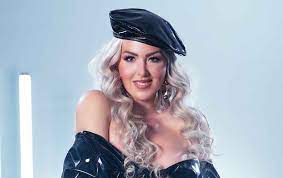 So wie lydia kelovitz (30). Lydia Kelowitz Mit Diesem Promi Turtelete Der Dschungelcamp Star