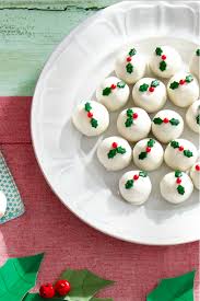 Sep 18, 2020 · our pillsbury spin on classic italian christmas cookies is the quick and easy way to feed a crowd this season, thanks to its impressive yield of 44 servings. 70 Best Christmas Treats Easy Holiday Treats Recipes