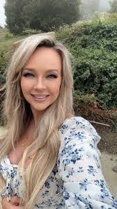 Katie Dix's Instagram, Twitter & Facebook