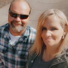 I-75 is shut down in both directions a few miles south of the  Tennessee-Kentucky state line in Campbell County after a serious crash near  Elk Valley. TDOT said a UT Lifestar helicopter