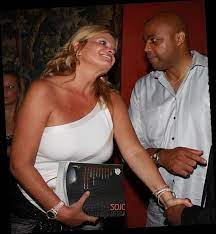 Even though maureen's marriage to retired basketball player charles barkley made her rise to prominence, she has chosen to live her life away from the limelight. Maureen Blumhardt Inside The Life Of Charles Barkley S Wife Naibuzz