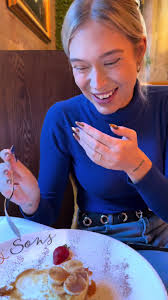 Cassandra Hove Eating with Children