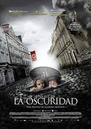 Resena Una Luz En La Oscuridad W Ciemnosci Solo Sangrons Movie Posters Favorite Movies Movies