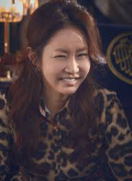 오윤희 자신이 민설아를 죽이지 않았더라면 로나가 그렇게 되지 않았을테니 오윤희 잘못이라는 평가가 있지만, 정확히 말하면 주단태와 천서진의 잘못이 더 크다. ì˜¤ìœ¤í¬ ë‚˜ë¬´ìœ„í‚¤