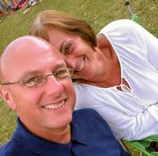 Looking for recommendations to fit a fence panel and gate at top of a  drive.