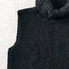 The 3 needle bind off is a method of binding off and seaming at the same time. Hot Tip Slope Your Bind Off Fringe Association