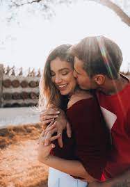 Check spelling or type a new query. Bruna Santana E Raphael Veiga Surgem Na Web Em Clima De Romance E Internautas Reparam Em Anel Noivaram Vogue Celebridade
