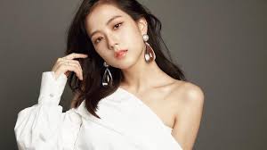 She's a member of blackpink. Begini Reaksi Jisoo Saat Digoda Penggemar Showbiz Liputan6 Com