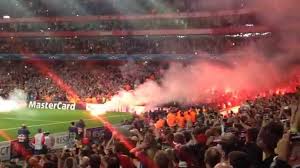 35.000 besiktas fans jumping,crazy atmosphere | hdbesiktas. Galatasaray Fans Go Crazy During Arsenal S Match Galatasaray Fans Burn Down The Emirates Stadiun Youtube