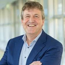 Raymond Carson's Instagram, Twitter & Facebook