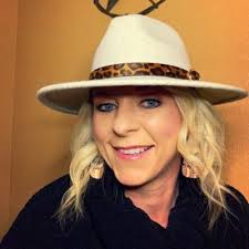 Misty White M.Ed. 🌵 (@MadDawgMisty)