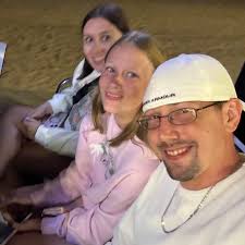 Has anyone purchased from this company and has suggestions for completing a  set of base cards?