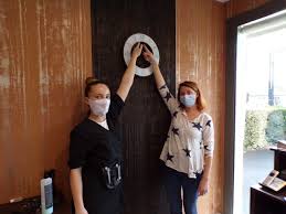 50 beau deco nantes s with 660x445 resolution. Confinement Pres De Nantes Ce Salon De Coiffure Ouvre Jusqu A Minuit Avant Sa Fermeture L Hebdo De Sevre Et Maine