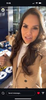 New Country 96.3 is rocking the ❤️🤍💙 in Dallas today ! A  "lone-star-loving" partner with the Holiday Card Challenge and so many  spectacular cosponsors! Will they reach their 10,000 cards goal? I'm