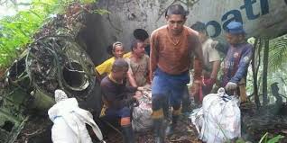 Pesawat pan am flight 914 tersebut lepas dari new york pada tahun 1955 dan dikabarkan mendarat di carac. Niatnya Cari Walet 8 Warga Ini Temukan Bangkai Pesawat Yang Hilang 26 Tahun Merdeka Com