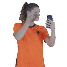 Oranjeleeuwinnen brengen eerbetoon aan geblesseerde sherida spitse voorafgaand aan olympisch duel tegen zambia voorafgaand aan het duel tegen zambia op de olympische spelen in tokio hebben de oranjeleeuwinnen even stilgestaan bij sherida spitse uit sneek, die vlak voor het begin van het toernooi uitviel met een blessure. Dominique Janssen Oranjeleeuwinnen Sticker By Onsoranje For Ios Android Giphy