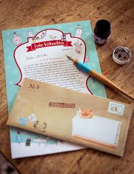 Der brief und der umschlag werden flach verpackt in einem umschlag geschickt, um sicherzustellen, dass sie sie in einwandfreiem zustand erreichen. Brief Vom Weihnachtsmann