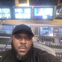 500+ perfiles de «Emele»