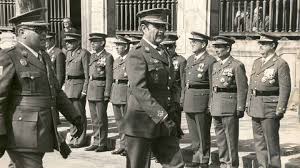 A democracia propiciou a recuperação da língua e a cultura valenciana, ainda que não se possa evitar certa crispação social ao redor dos símbolos (isto é conhecido como a batalha de. Efemerides Jaime Milans Del Bosch Y Ussia Teniente General De Estirpe Militarel Correo De Espana