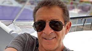 Born in rome, giallini is the son of a housewife and a laborer in a furnace. Ezio Greggio Avete Mai Visto L Ex Moglie Ecco Chi E Isabel Solonotizie24