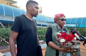 The song sangoma by african artist yvonne chaka chaka. Bigeyeug On Twitter South African Singer Yvonne Chaka Chaka Is In Town She Arrived With Her Son This Evening And Was Welcomed By The Organisers At Entebbe Airport She Will Headline A