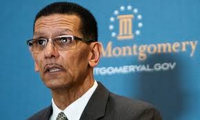 New Montgomery Police Chief Darryl Albert is introduced