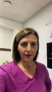 Soy isabel baeza tengo 52 años Profesora de yoga y asesora en nutrici...