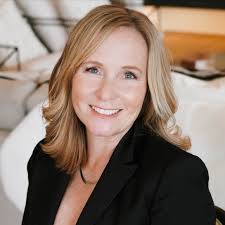 Erin Peel's Instagram, Twitter & Facebook