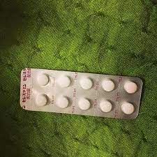 セレスタミン 痒み止め アレルギー薬 錠剤 セレスタミン配合錠 ベタメタゾン d クロルフェニラミンマレイン酸塩配合錠剤 後発医薬品 セレスターナ配合錠 ステロイドが入っているとのこと celestamine tts 311 アレルギー 薬 セレス 錠剤