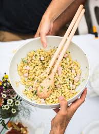Salade De Macaronis Froids Jambon Moutarde Ricardo Recipe Cold Meals Pasta Salad Recipes Summer Pasta