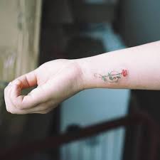 A rose tattoo is not the initial thing mentioned when talking manly tattoos. 18 Romantic Small Rose Tattoo Ideas For Ladies Styleoholic