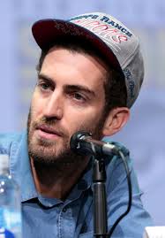 Dikutip dari tmz, emma stone dan dave mccary memberi nama putrinya louise jean mccary. Dave Mccary Wikipedia