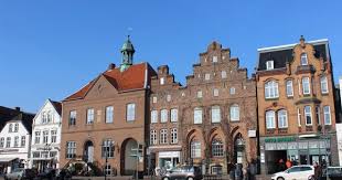 Hauserzeile Am Husumer Markt Historical Buildings On The Market Square Of Husum C Tourismus Und Stadtmarketing Husum Deutsche Landschaft Husum Tourismus