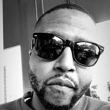 Elma Vaughn's Instagram, Twitter & Facebook