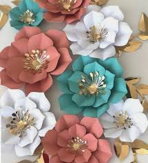La cartulina es un material lo suficientemente fuerte para permanecer doblado y en la forma que lo queramos, pero también puede. Molde De Flores En Papel O Cartulina