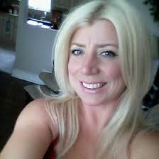 Nikki Dowell's Instagram, Twitter & Facebook