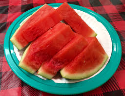 What makes a watermelon sweet? 3 Tips To Pick Out A Sweet Watermelon