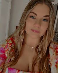 Luke Combs last night with the team 🫶✨️❤️