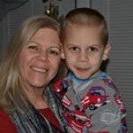 Lori Enderle's Instagram, Twitter & Facebook